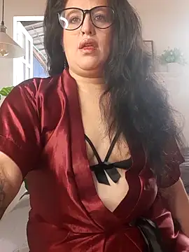 Snapshot of Andrea_secret_ chatting on April 22, 2026, 2:02 pm Andrea secret online show from April 22, 2026, 2:02 pm