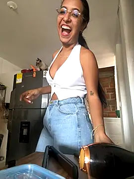 Snapshot of Valerygomez02 chatting on October 17, 2025, 7:15 pm Valerygomez02 online show from October 17, 2025, 7:15 pm