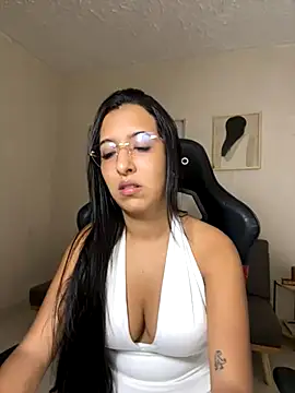 Snapshot of Valerygomez02 chatting on October 28, 2025, 7:13 pm Valerygomez02 online show from October 28, 2025, 7:13 pm