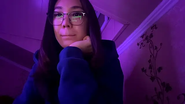 Snapshot of marry_dreams chatting on October 17, 2025, 1:57 pm marry dreams online show from October 17, 2025, 1:57 pm