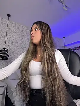 EMILIIA RICHTER   online show from February 17, 2026, 7:33 pm