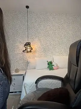 EMILIIA RICHTER   online show from May 13, 2026, 8:16 pm