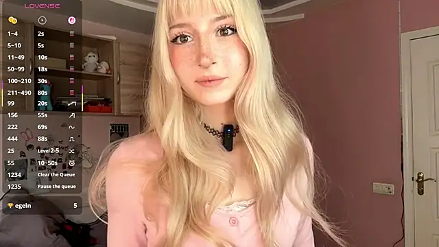 FridaAaberg online show from November 26, 2025, 7:41 am