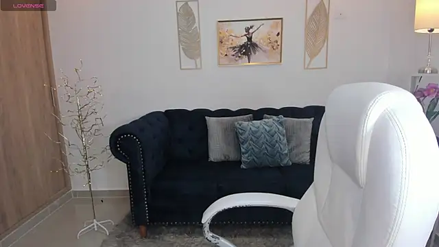 Snapshot of Mila_blaze chatting on November 9, 2025, 2:48 am Mila blaze online show from November 9, 2025, 2:48 am