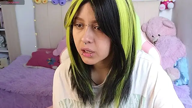 Snapshot of NekoWaifu chatting on May 27, 2026, 3:08 pm NekoWaifu online show from May 27, 2026, 3:08 pm