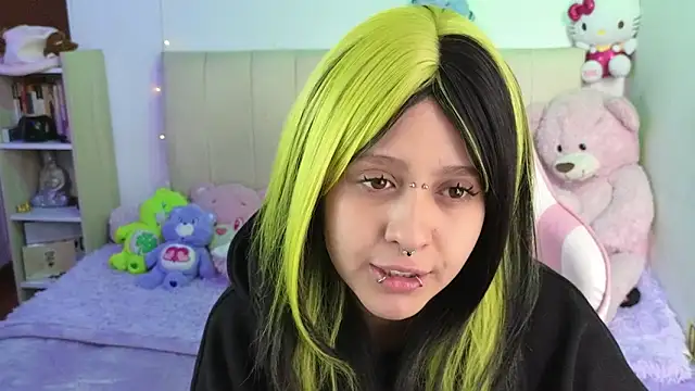 Snapshot of NekoWaifu chatting on June 10, 2026, 2:29 pm NekoWaifu online show from June 10, 2026, 2:29 pm