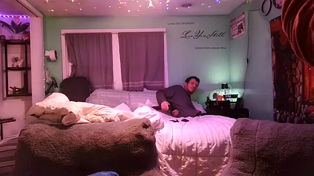 Snapshot of versatilevortex chatting on November 30, 2025, 8:37 am versatilevortex online show from November 30, 2025, 8:37 am