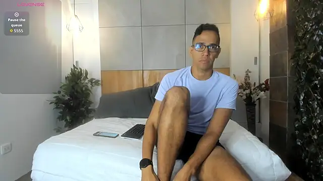 Snapshot of JacobDraven chatting on November 17, 2025, 11:42 pm JacobDraven online show from November 17, 2025, 11:42 pm