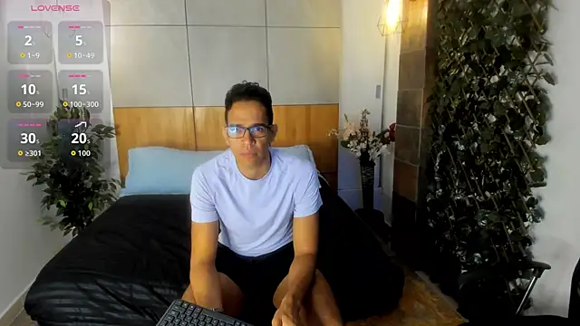 Snapshot of JacobDraven chatting on November 14, 2025, 3:43 am JacobDraven online show from November 14, 2025, 3:43 am