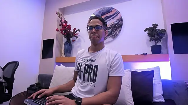 Snapshot of JacobDraven chatting on February 3, 2026, 3:37 am JacobDraven online show from February 3, 2026, 3:37 am