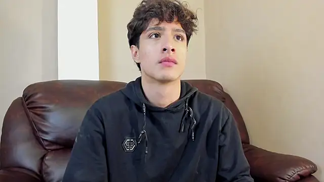 Snapshot of Xam_Collen chatting on November 10, 2025, 2:33 pm Xam Collen online show from November 10, 2025, 2:33 pm