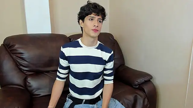 Xam Collen online show from December 21, 2025, 5:03 pm