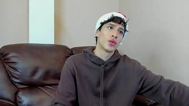 Xam Collen online show from December 19, 2025, 1:46 pm