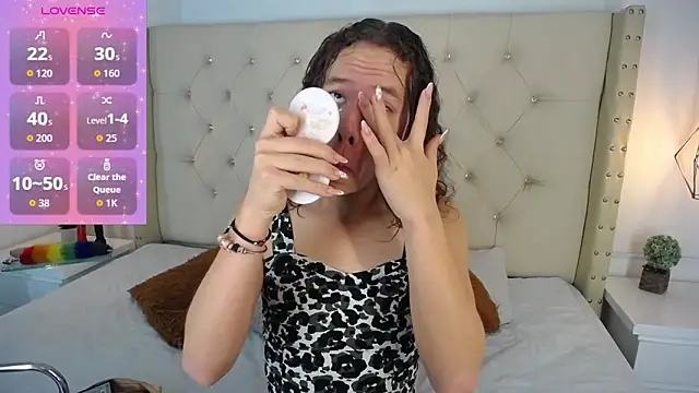 Snapshot of bycandy_ chatting on November 10, 2025, 12:21 pm bycandy online show from November 10, 2025, 12:21 pm