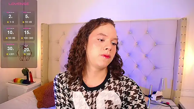 Snapshot of bycandy_ chatting on November 23, 2025, 1:43 pm bycandy online show from November 23, 2025, 1:43 pm