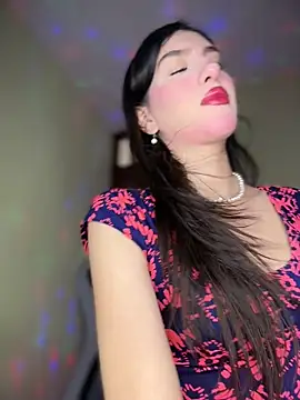 Snapshot of Emily-hottson chatting on March 15, 2026, 4:30 am Emily-hottson online show from March 15, 2026, 4:30 am