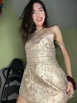 Snapshot of Emily-hottson chatting on March 11, 2026, 5:23 am Emily-hottson online show from March 11, 2026, 5:23 am