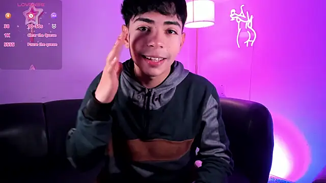 Snapshot of Peter_chase chatting on November 2, 2025, 6:24 pm Peter chase online show from November 2, 2025, 6:24 pm