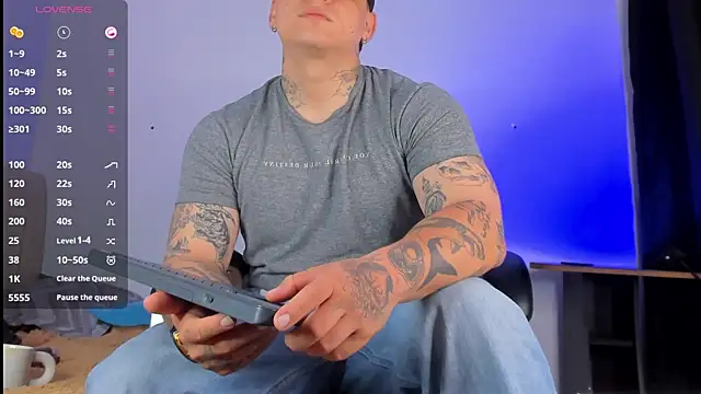 denis munera online show from October 16, 2025, 10:01 am