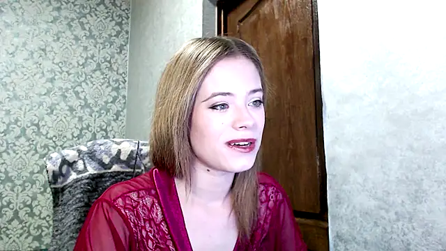 Snapshot of Kate__Loves chatting on October 21, 2025, 5:45 pm Kate Loves online show from October 21, 2025, 5:45 pm