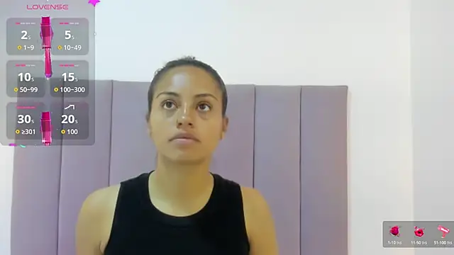 HoollyHendrix online show from October 11, 2025, 7:59 pm