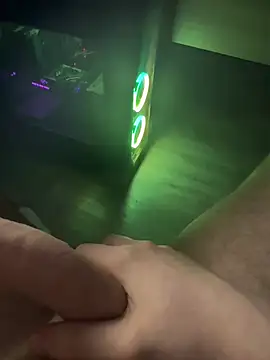 Snapshot of jstntz chatting on March 22, 2026, 6:59 am jstntz online show from March 22, 2026, 6:59 am