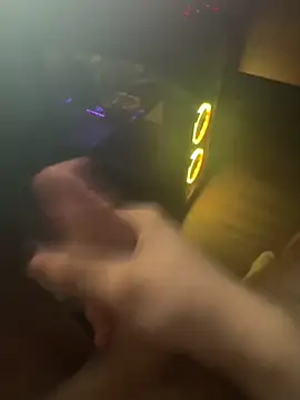 Snapshot of jstntz chatting on March 31, 2026, 9:06 pm jstntz online show from March 31, 2026, 9:06 pm