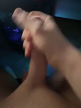 Snapshot of jstntz chatting on March 11, 2026, 10:26 pm jstntz online show from March 11, 2026, 10:26 pm