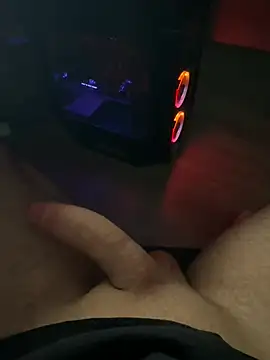 Snapshot of jstntz chatting on April 4, 2026, 10:27 pm jstntz online show from April 4, 2026, 10:27 pm