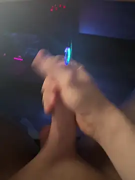 Snapshot of jstntz chatting on April 12, 2026, 9:18 pm jstntz online show from April 12, 2026, 9:18 pm