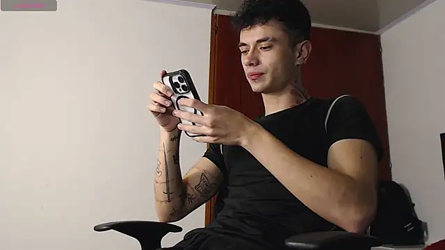 Snapshot of jaico_santos chatting on November 4, 2025, 11:19 pm jaico santos online show from November 4, 2025, 11:19 pm