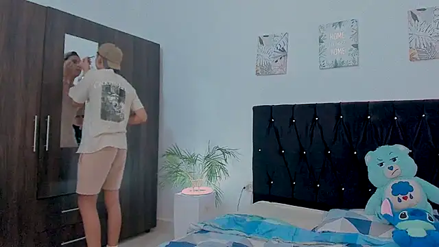 Snapshot of Zacktorres_ chatting on October 16, 2025, 11:57 pm Zacktorres online show from October 16, 2025, 11:57 pm