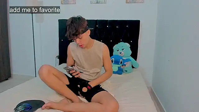 Snapshot of Zacktorres_ chatting on November 1, 2025, 10:47 pm Zacktorres online show from November 1, 2025, 10:47 pm