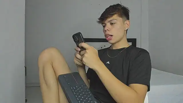 Snapshot of Zacktorres_ chatting on January 16, 2026, 1:09 am Zacktorres online show from January 16, 2026, 1:09 am