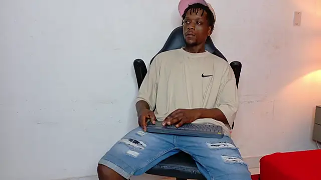 SkylerBigxxx online show from October 2, 2025, 3:54 am