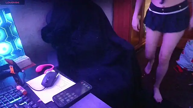 Snapshot of jchouse06 chatting on October 4, 2025, 10:17 am jchouse06 online show from October 4, 2025, 10:17 am