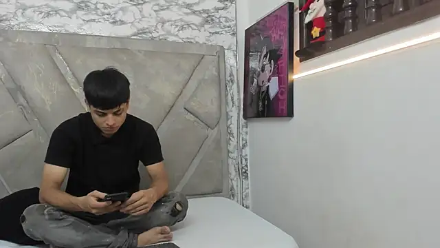 Logan Jhonson online show from October 11, 2025, 2:01 am