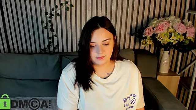 Mia R0ss online show from November 5, 2025, 1:09 am