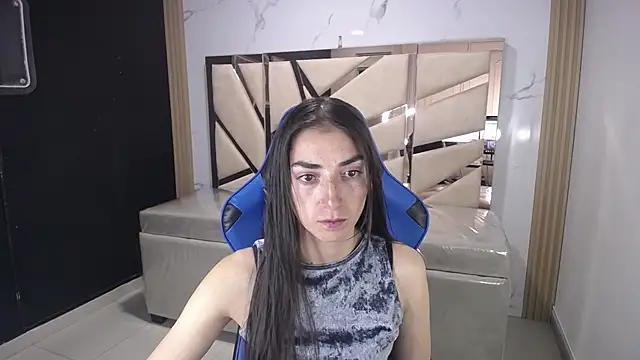 Maily a  online show from December 23, 2025, 2:55 am