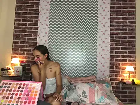 Snapshot of KaMila_M00N chatting on September 24, 2025, 3:07 pm KaMila M00N online show from September 24, 2025, 3:07 pm