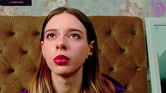 CoraVex online show from December 3, 2025, 5:08 am