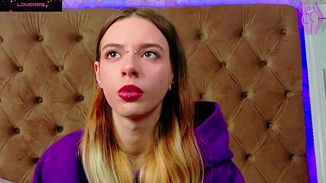 CoraVex online show from December 5, 2025, 5:06 am