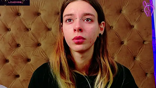 CoraVex online show from December 2, 2025, 5:09 am