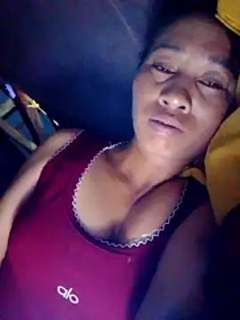 Snapshot of donna-bae chatting on April 20, 2026, 7:15 pm donna-bae online show from April 20, 2026, 7:15 pm
