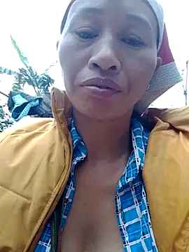 Snapshot of donna-bae chatting on February 19, 2026, 10:01 am donna-bae online show from February 19, 2026, 10:01 am