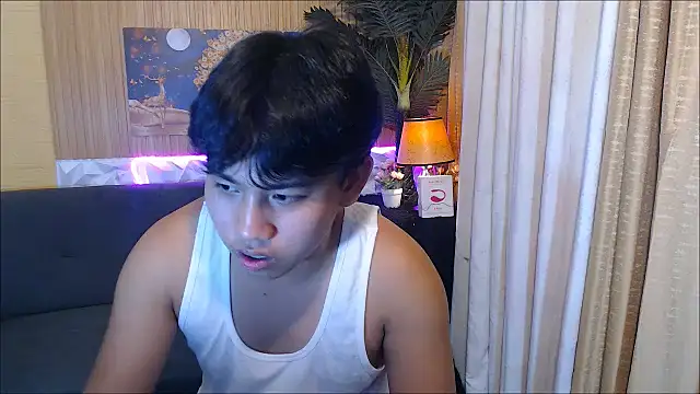 Snapshot of charliebighead chatting on January 18, 2026, 6:33 pm charliebighead online show from January 18, 2026, 6:33 pm