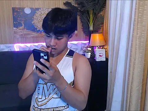 Snapshot of charliebighead chatting on January 17, 2026, 8:23 pm charliebighead online show from January 17, 2026, 8:23 pm