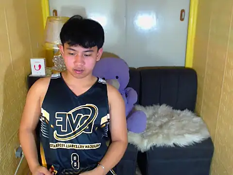 Snapshot of charliebighead chatting on February 9, 2026, 1:58 am charliebighead online show from February 9, 2026, 1:58 am