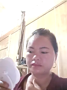 emly-xinh18 online show from September 22, 2025, 3:34 am