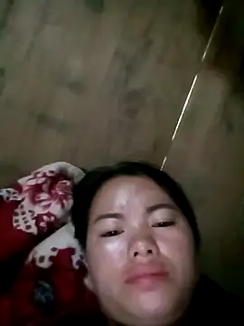 emly-xinh18 online show from September 28, 2025, 2:51 am